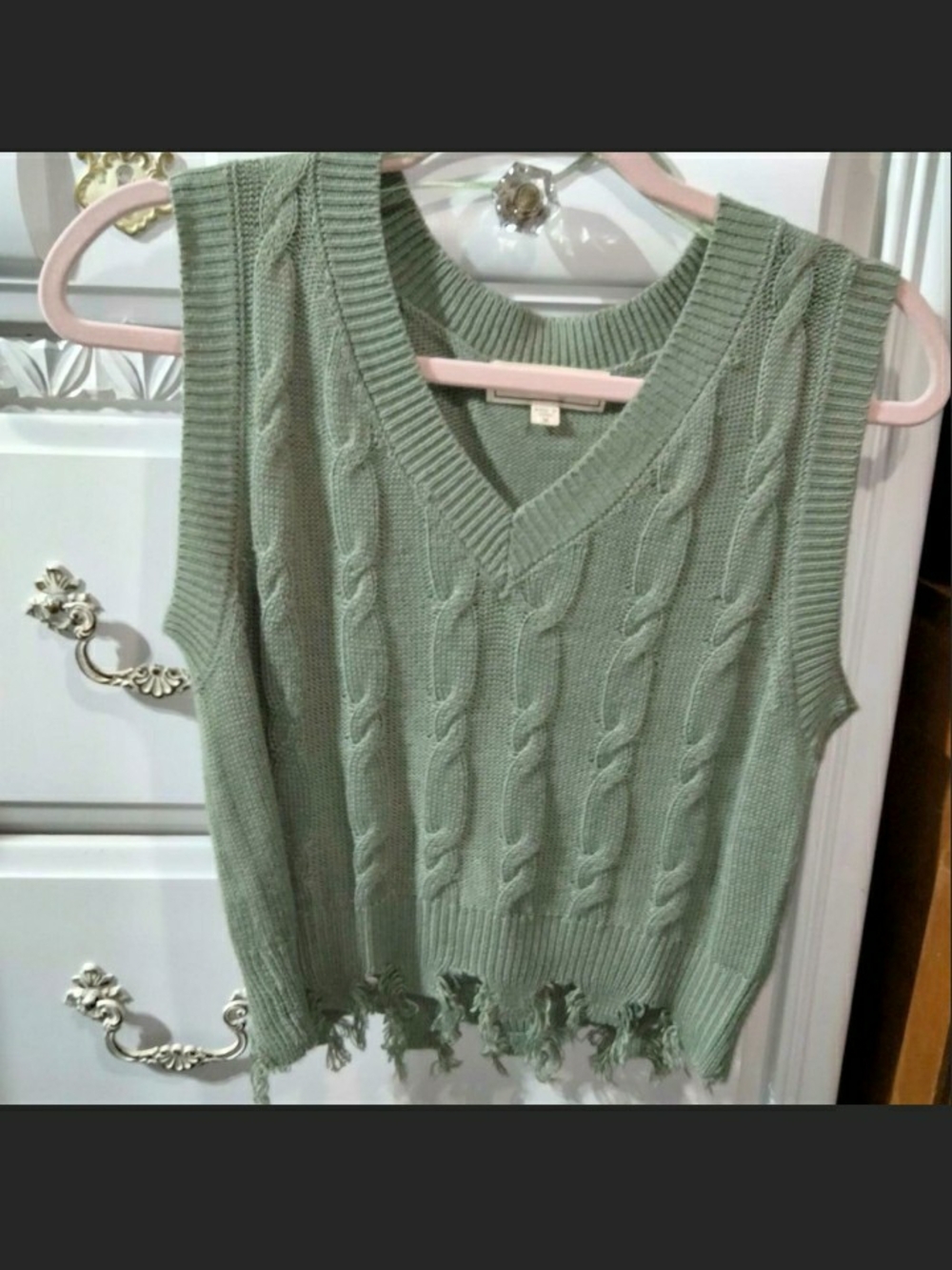 Sage Green Cable Knit V-Neck Sleeveless Sweater Vest